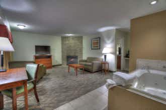 Hotel Crossroads Inn & Suites photo 4