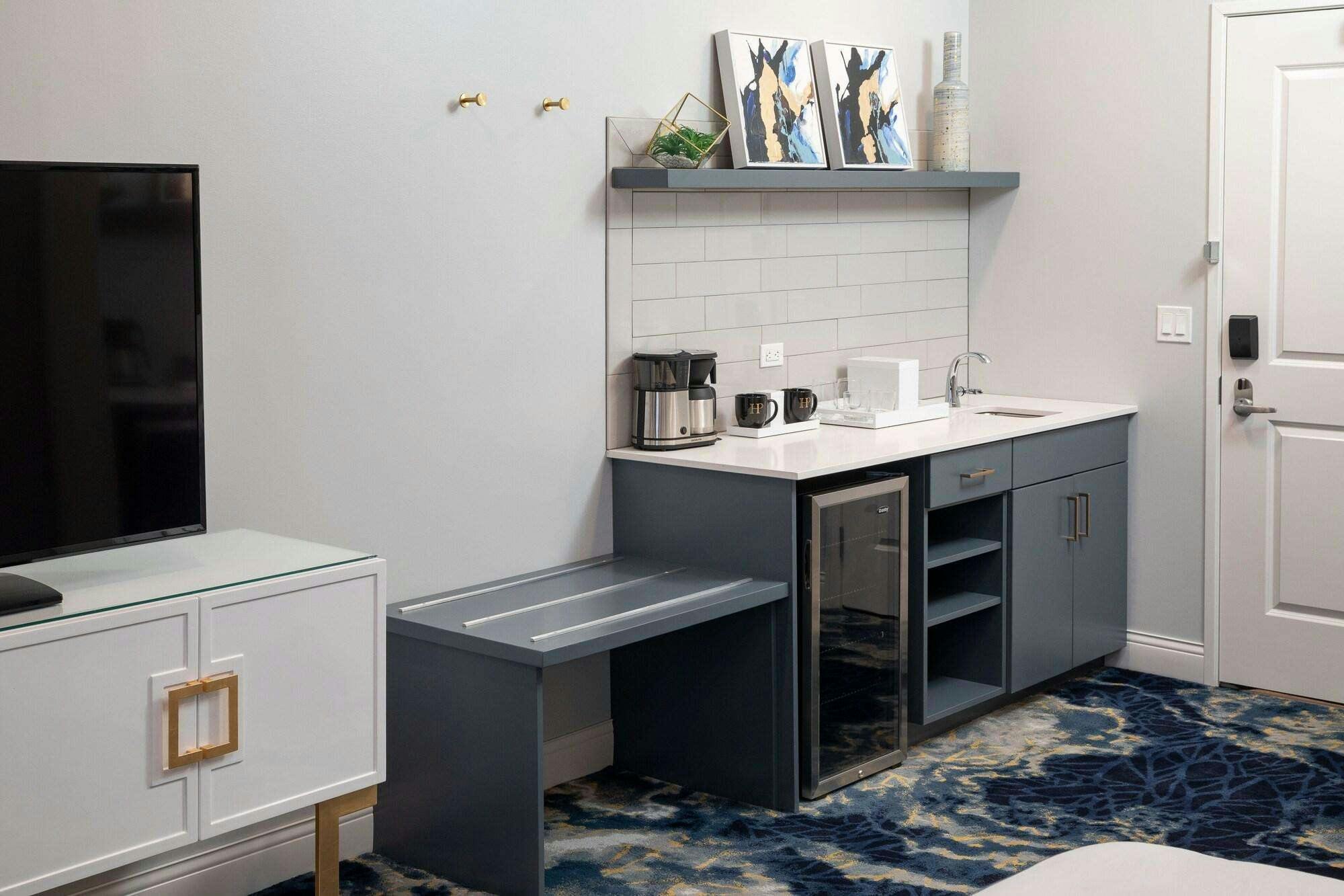 Hotel Hotel On Phillips photo 1