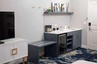 Hotel Hotel On Phillips photo 1