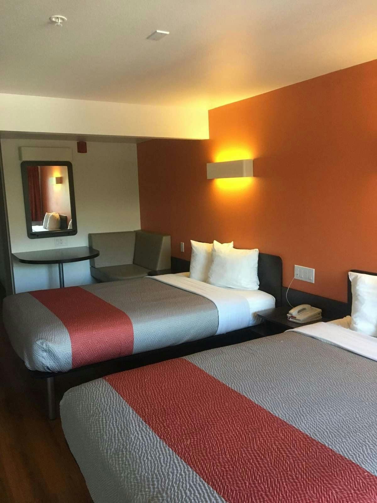 Hotel Motel 6 Bremerton, WA photo 3