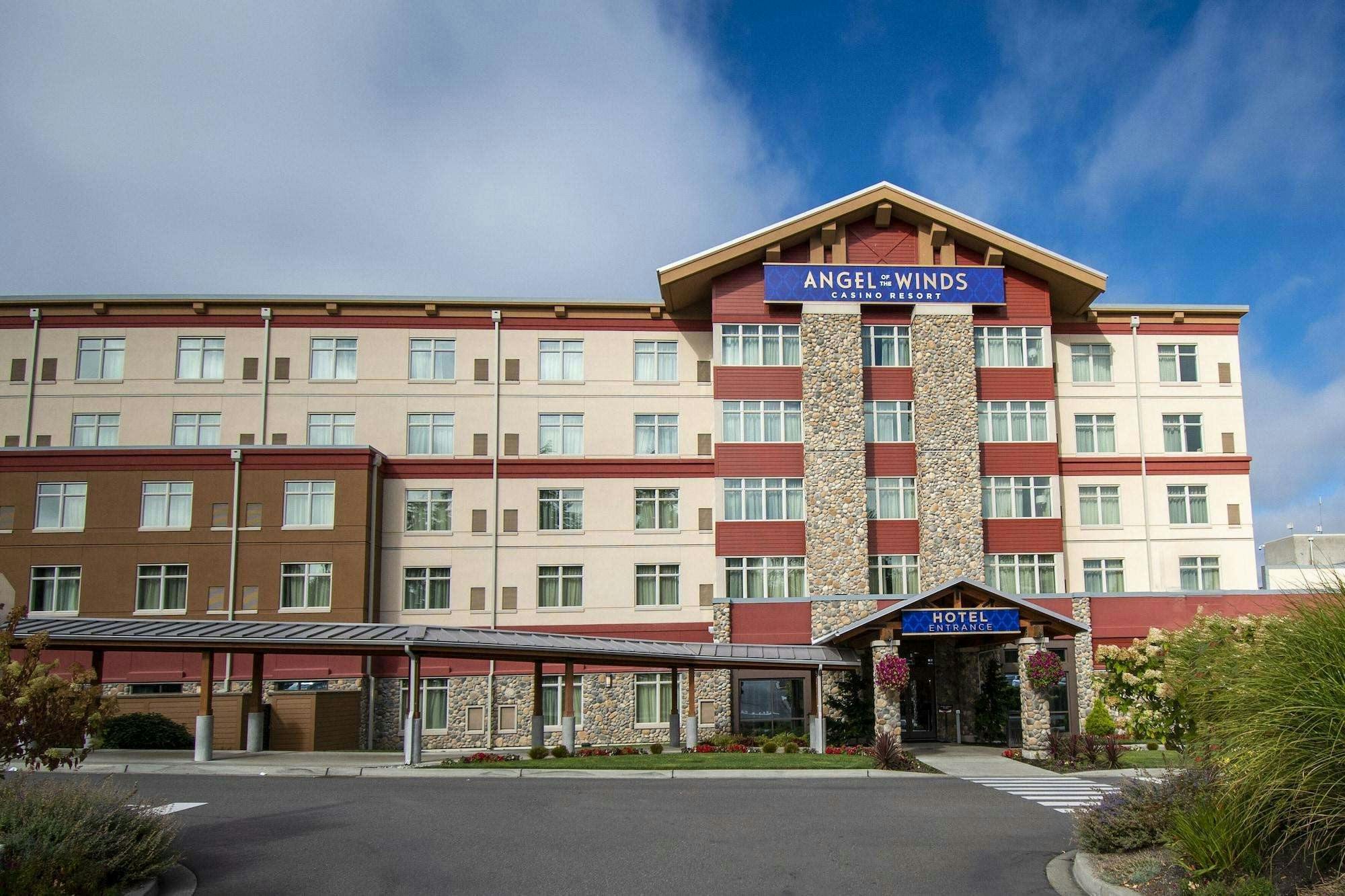 Angel of the Winds Casino Hotel