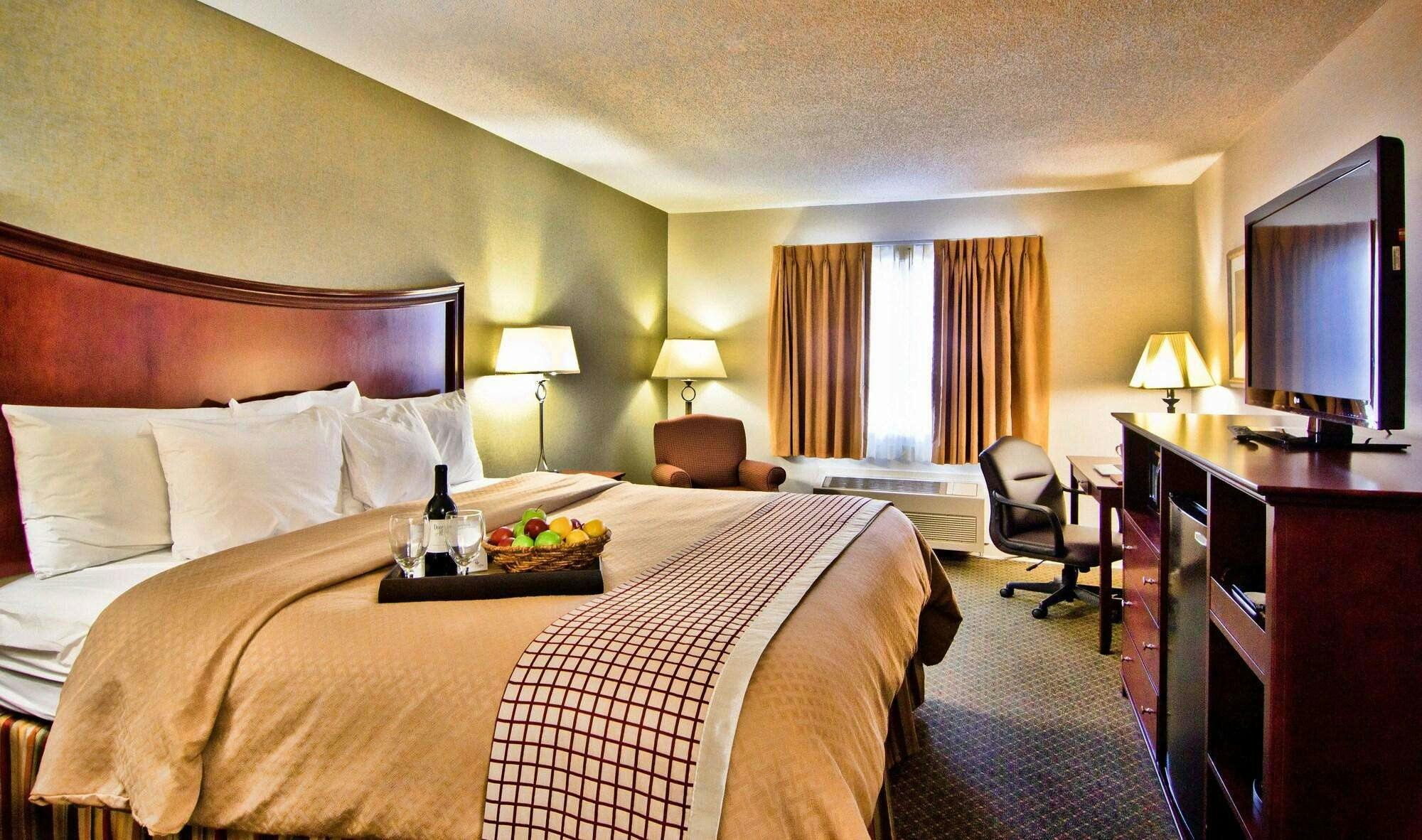 Hotel Christopher Inn and Suites photo 1