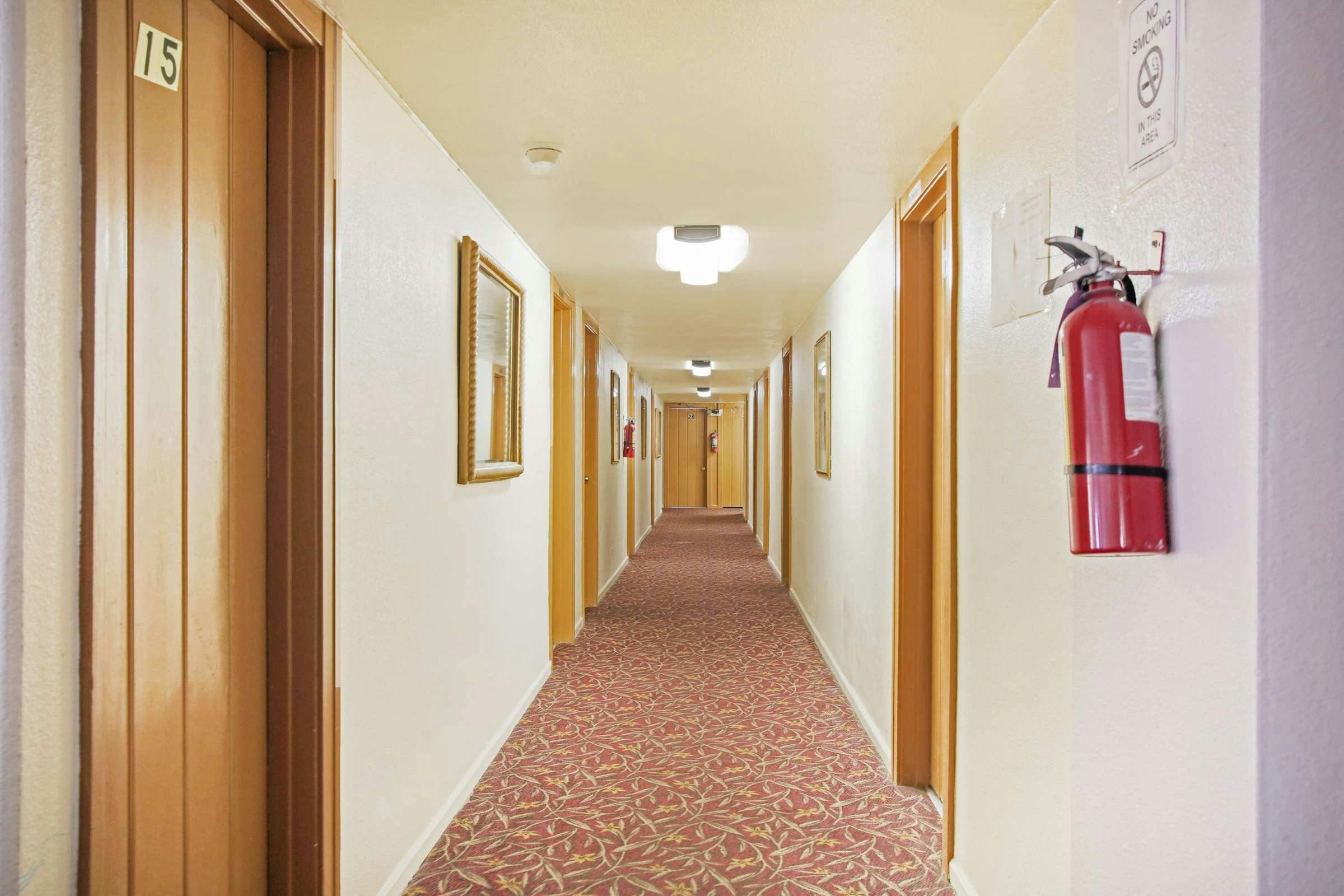 Hotel OYO Historic Cameron Hotel Brownsville I-69E photo 4