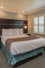 Hotel Bayhill Inn photo 1
