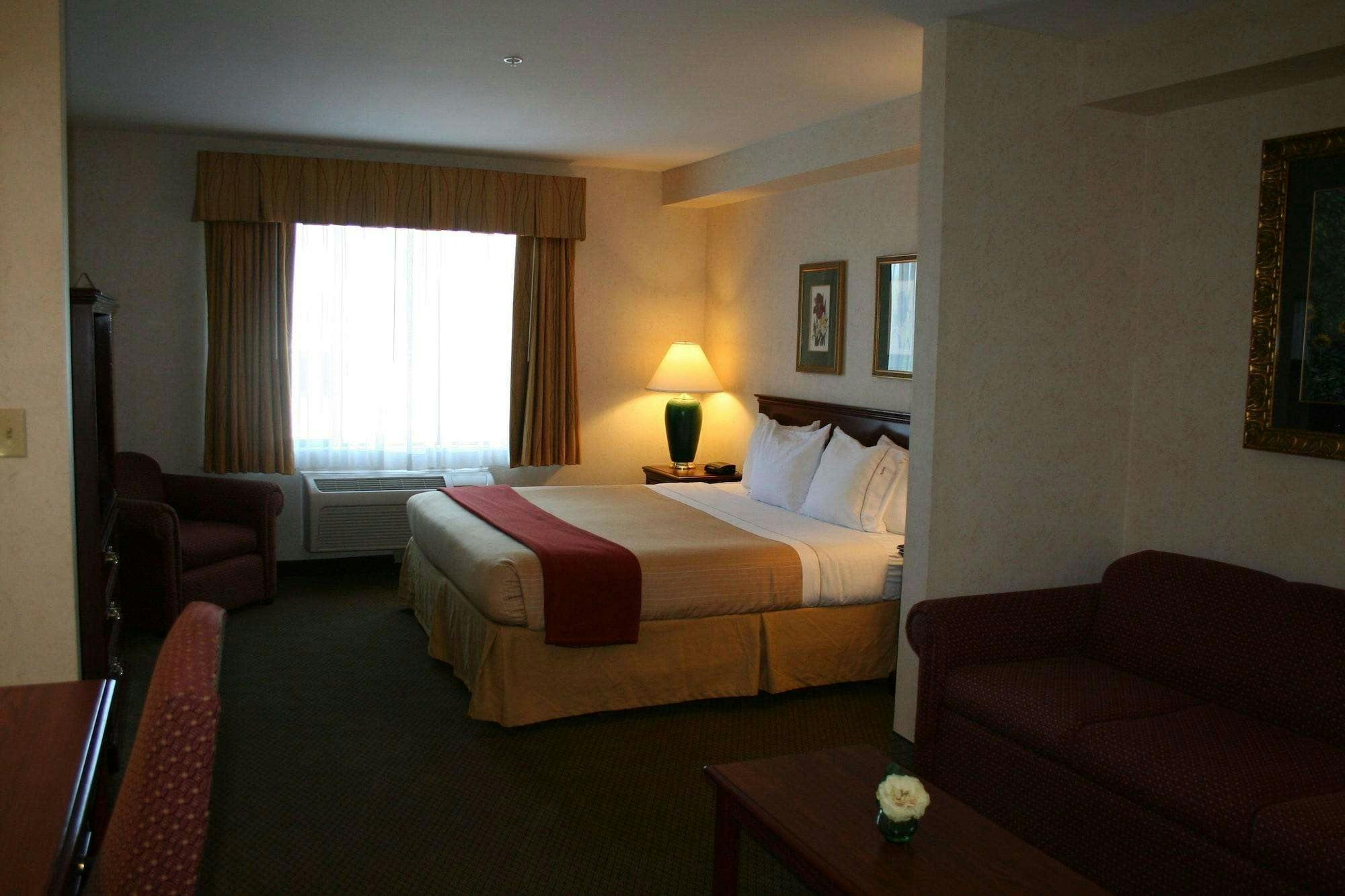 Hotel GuestHouse Inn &amp; Suites Monroe photo 1