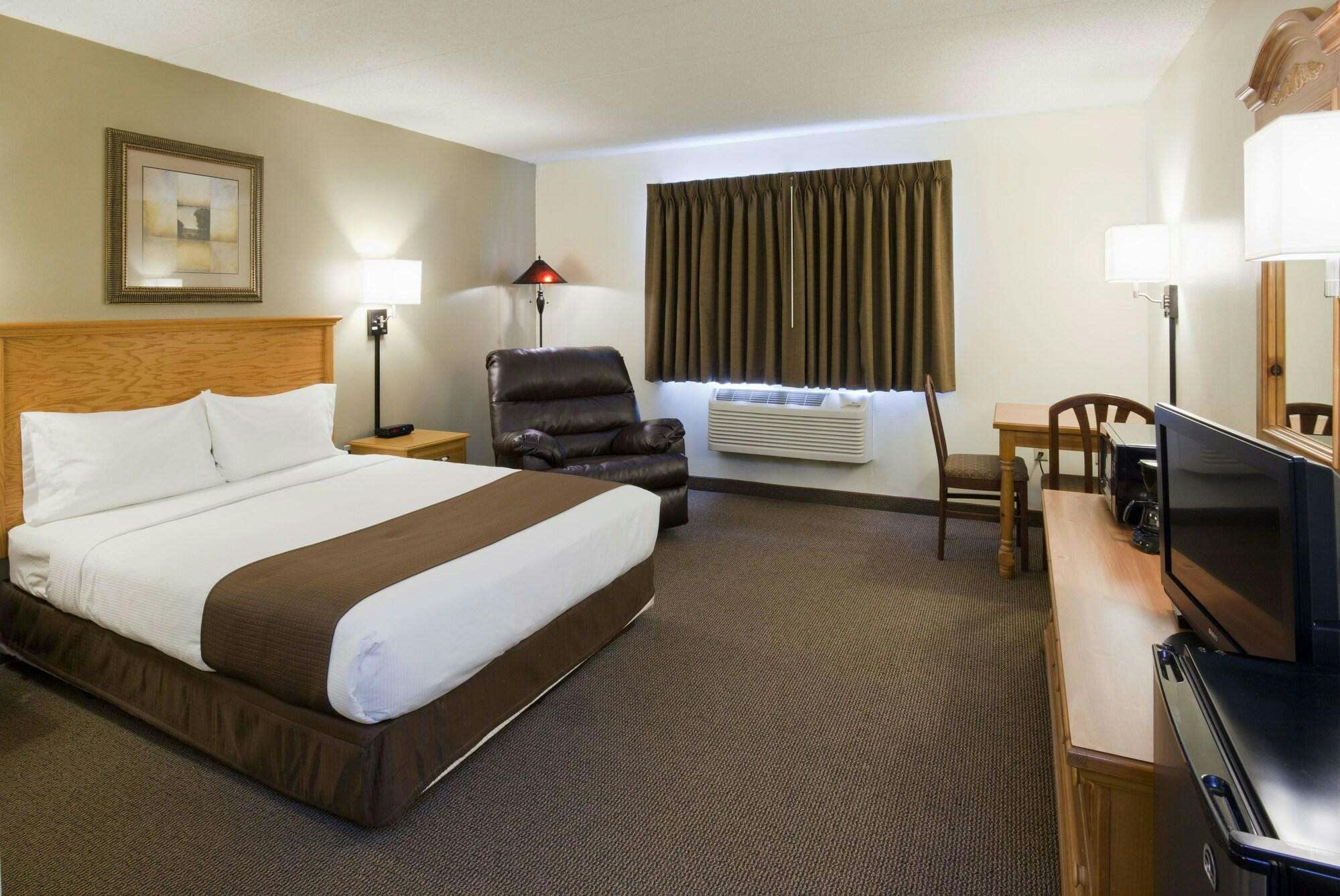 Hotel Paynesville Inn And Suites photo 1