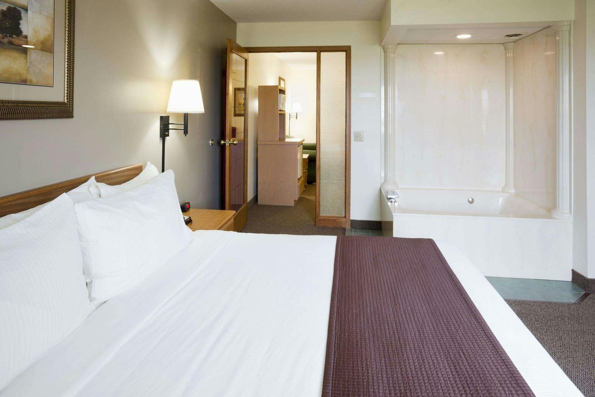 Hotel Paynesville Inn And Suites photo 2