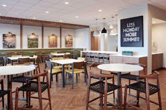 Hotel Fairfield Inn & Suites by Marriott Washington Casino Area photo 5