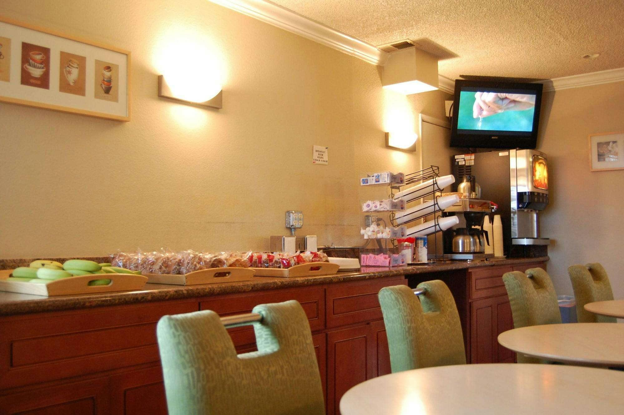 Hotel Western Inn Lakewood Tacoma photo 5