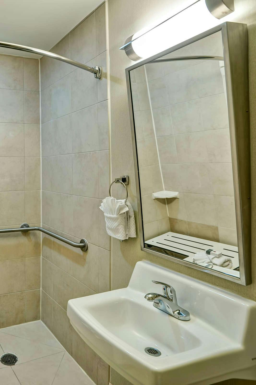 Hotel DoubleTree by Hilton Downtown Wilmington - Legal District photo 5