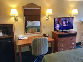 Hotel Swiss Chalets Village Inn photo 4