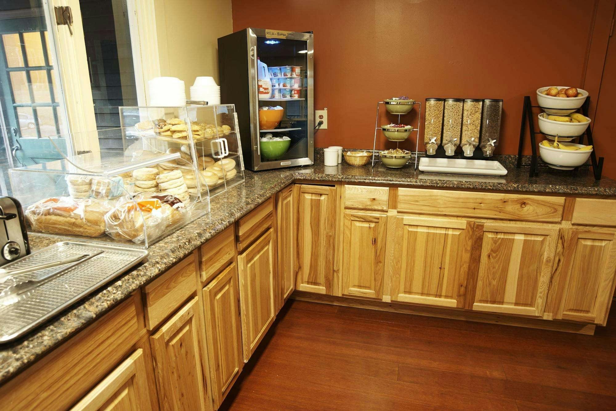 Hotel Swiss Chalets Village Inn photo 5