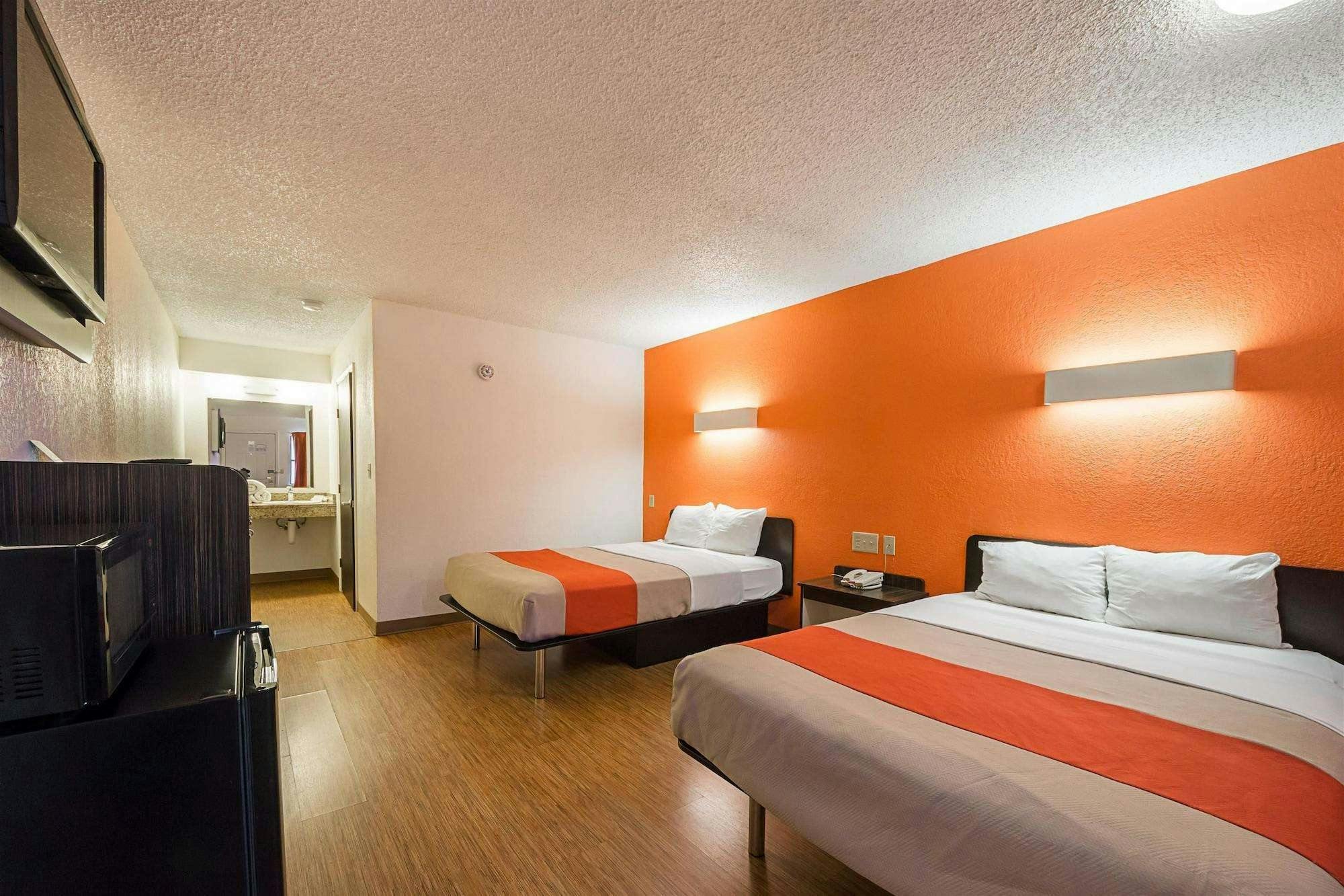 Hotel Motel 6 Boerne, TX photo 4