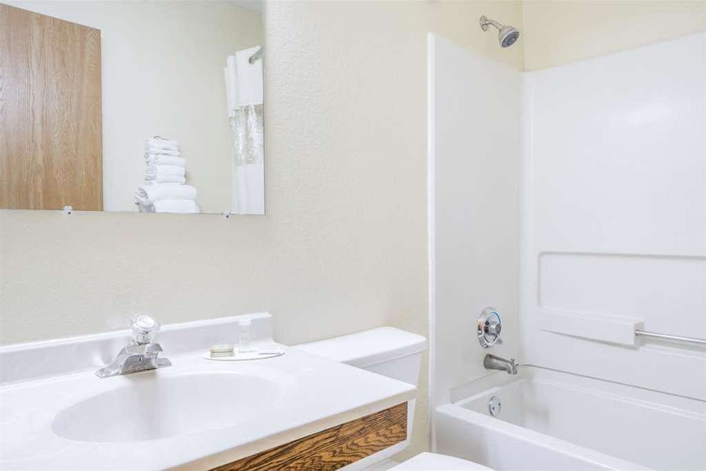 Hotel Coratel Inn & Suites Stillwater photo 2