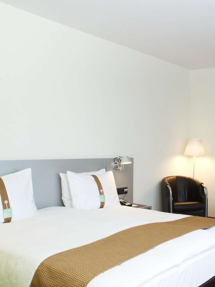 Hotel Holiday Inn Zürich Messe photo 1