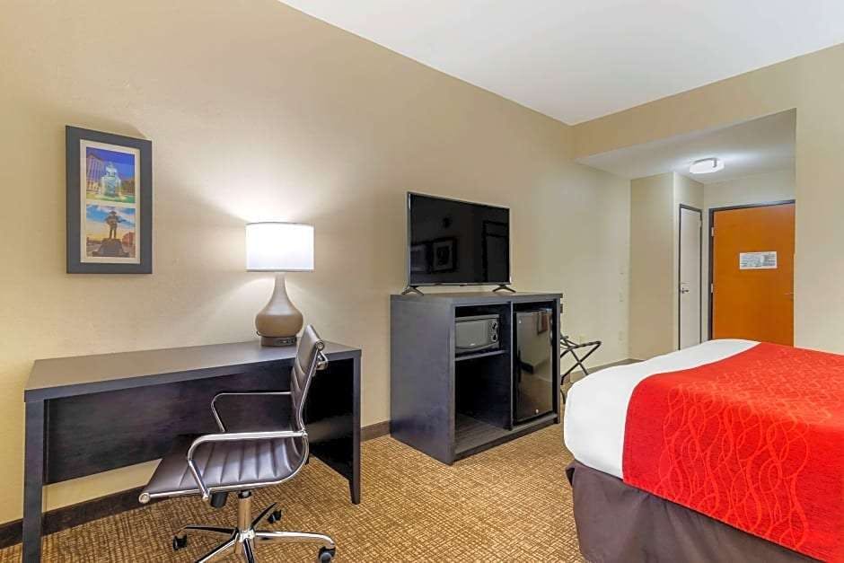 Hotel Comfort Inn & Suites Montgomery Eastchase photo 3