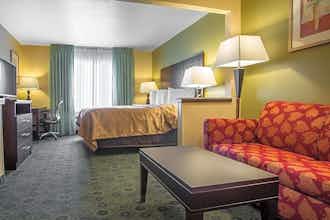 Hotel Quality Inn & Suites Bloomington I-55 and I-74 photo 2