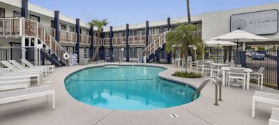 Sea Harbor Hotel