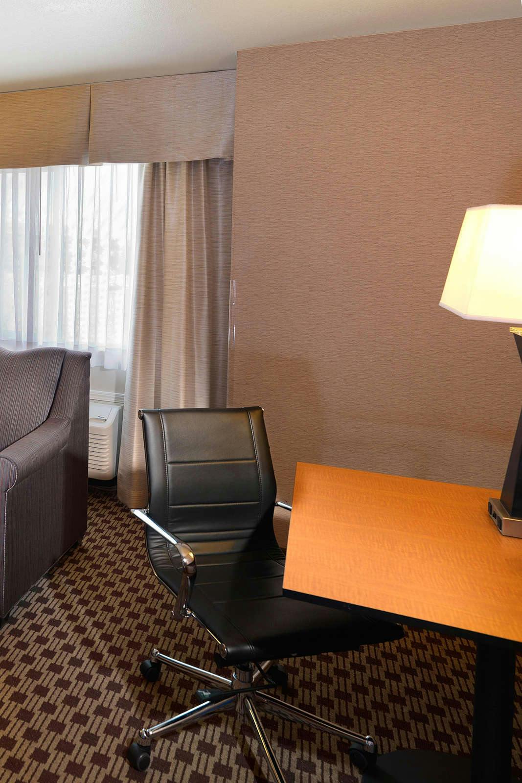 Hotel Crystal Inn Hotel & Suites West Valley City photo 5