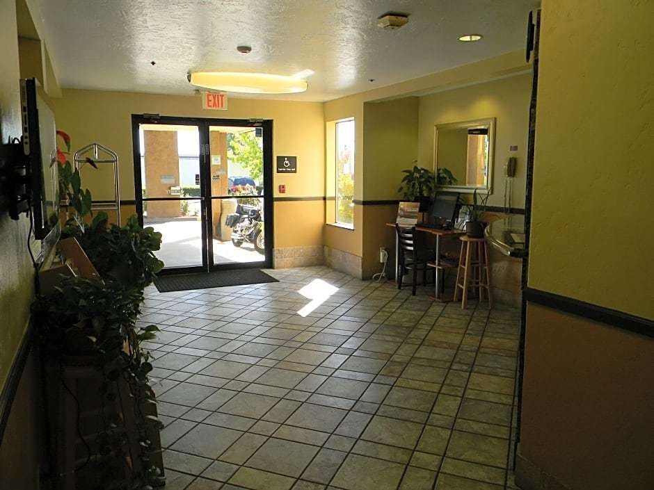 Hotel Motel6 Wilsonville, OR - Portland photo 1