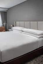 Hotel Four Points by Sheraton Flushing photo 2