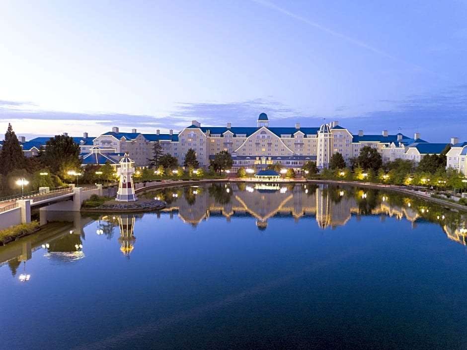 Disney's Newport Bay Club