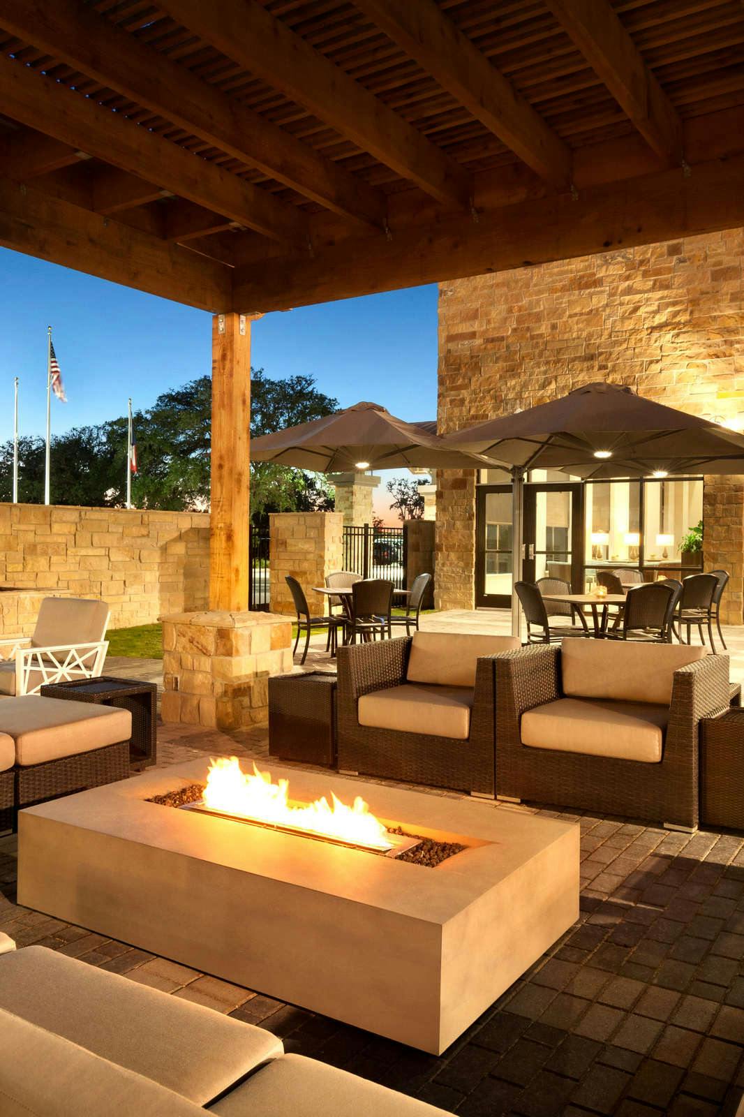 Hotel Embassy Suites by Hilton San Antonio Brooks City Base photo 1