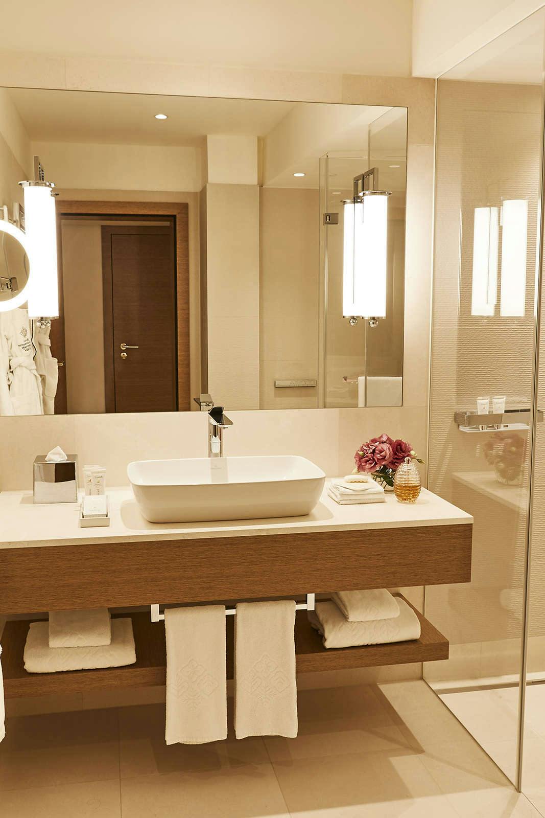 Hotel Kempinski Hotel Vier Jahreszeiten photo 3