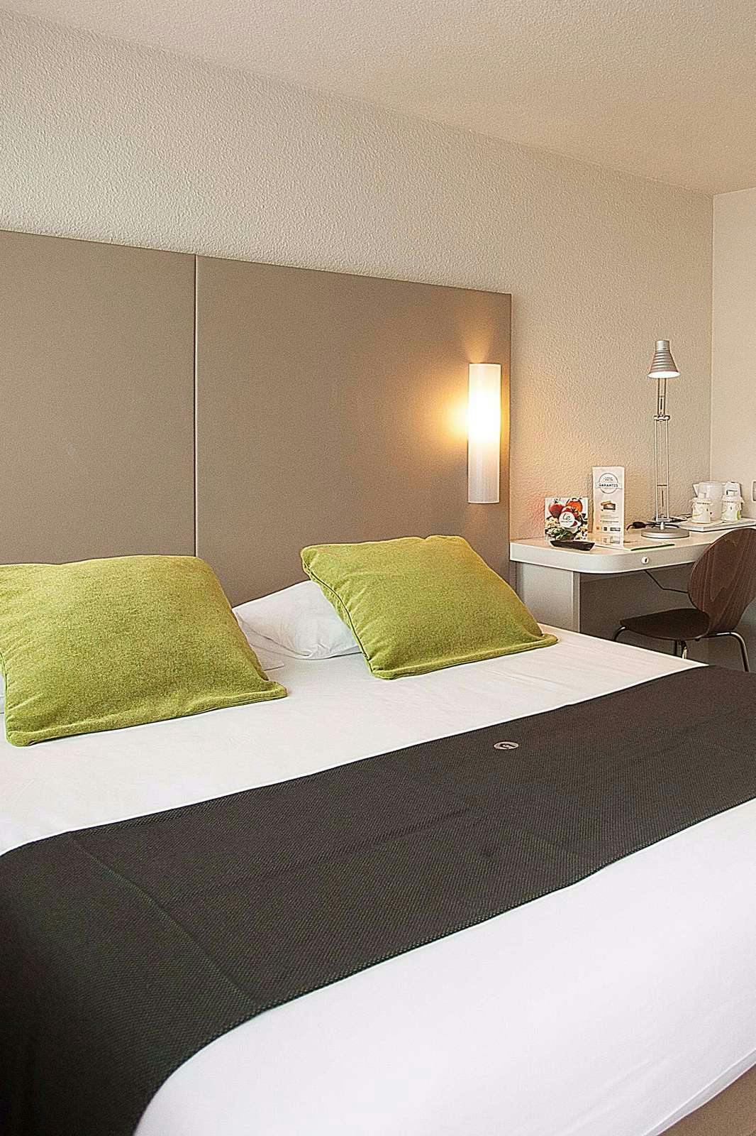 Hotel Campanile Avignon Sud - Montfavet La Cristole photo 1