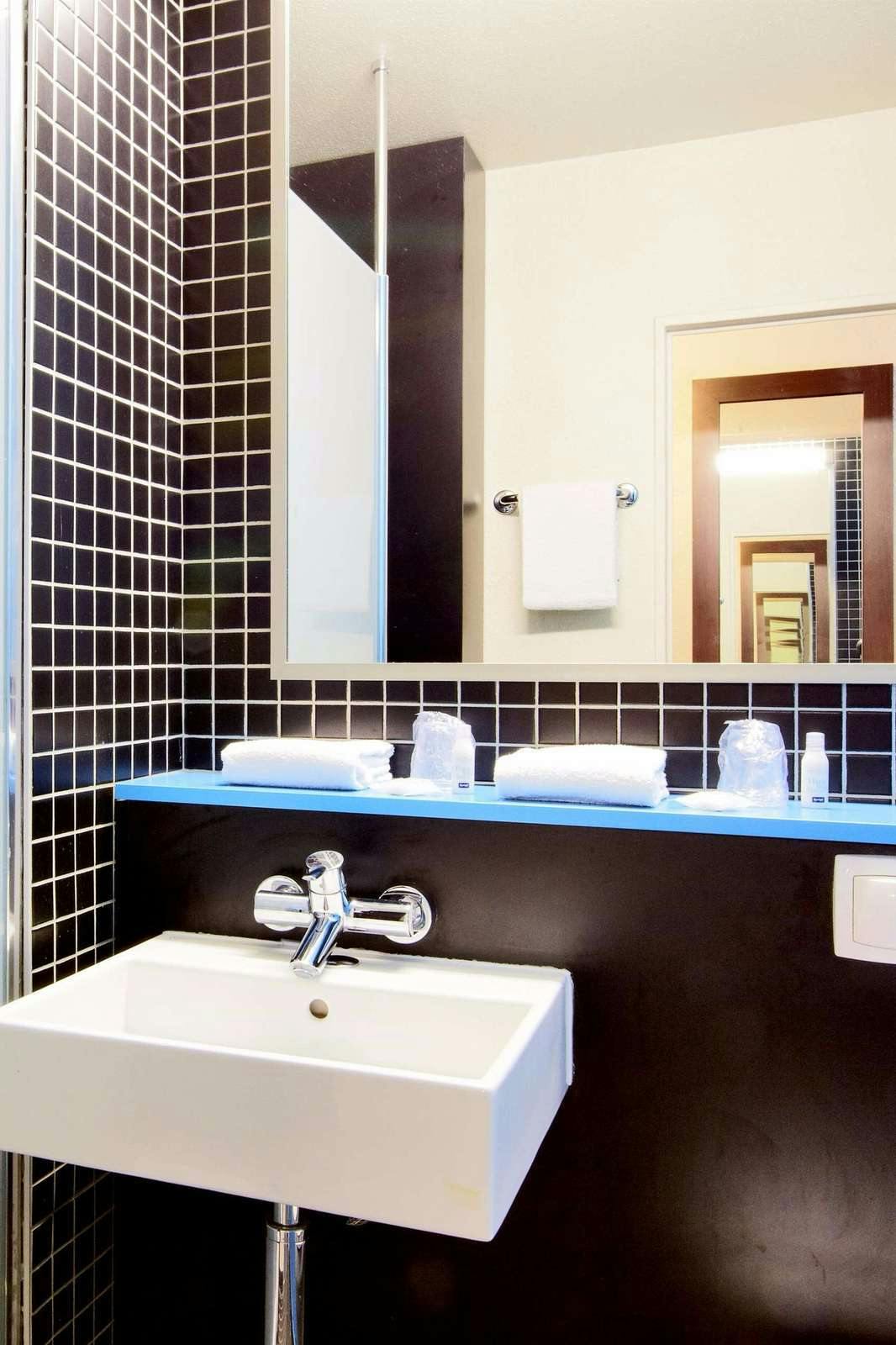 Hotel Kyriad Viry-Chatillon photo 4