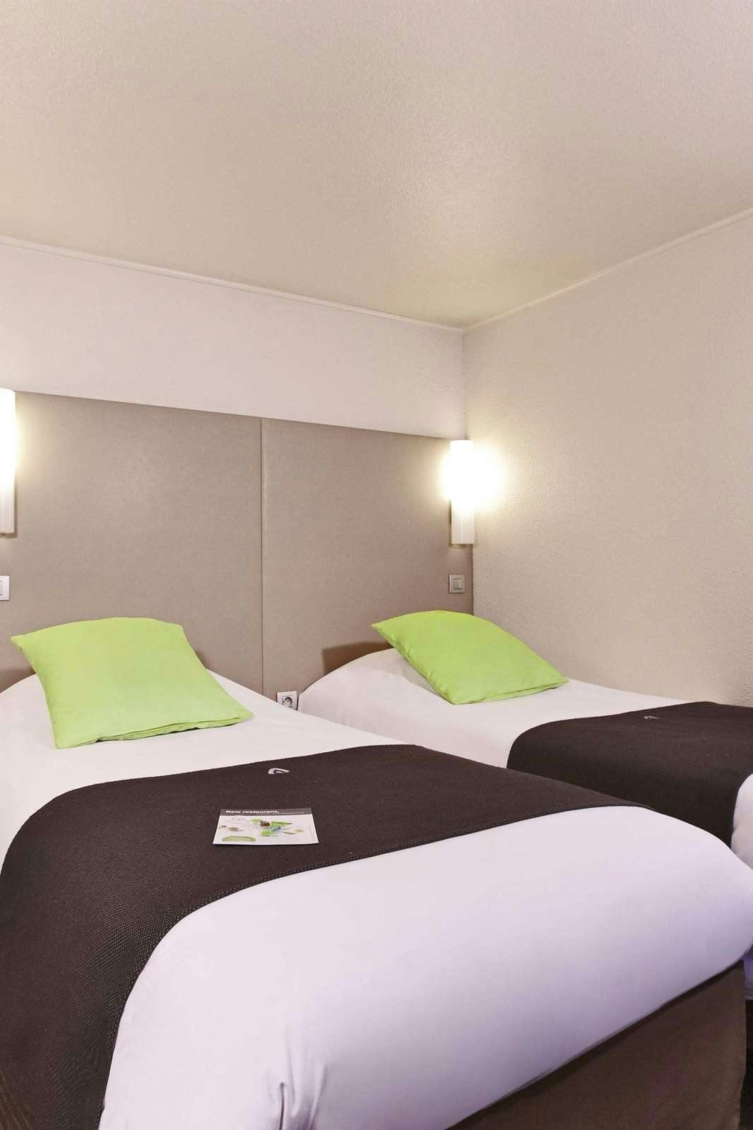 Hotel Campanile Chanas photo 2