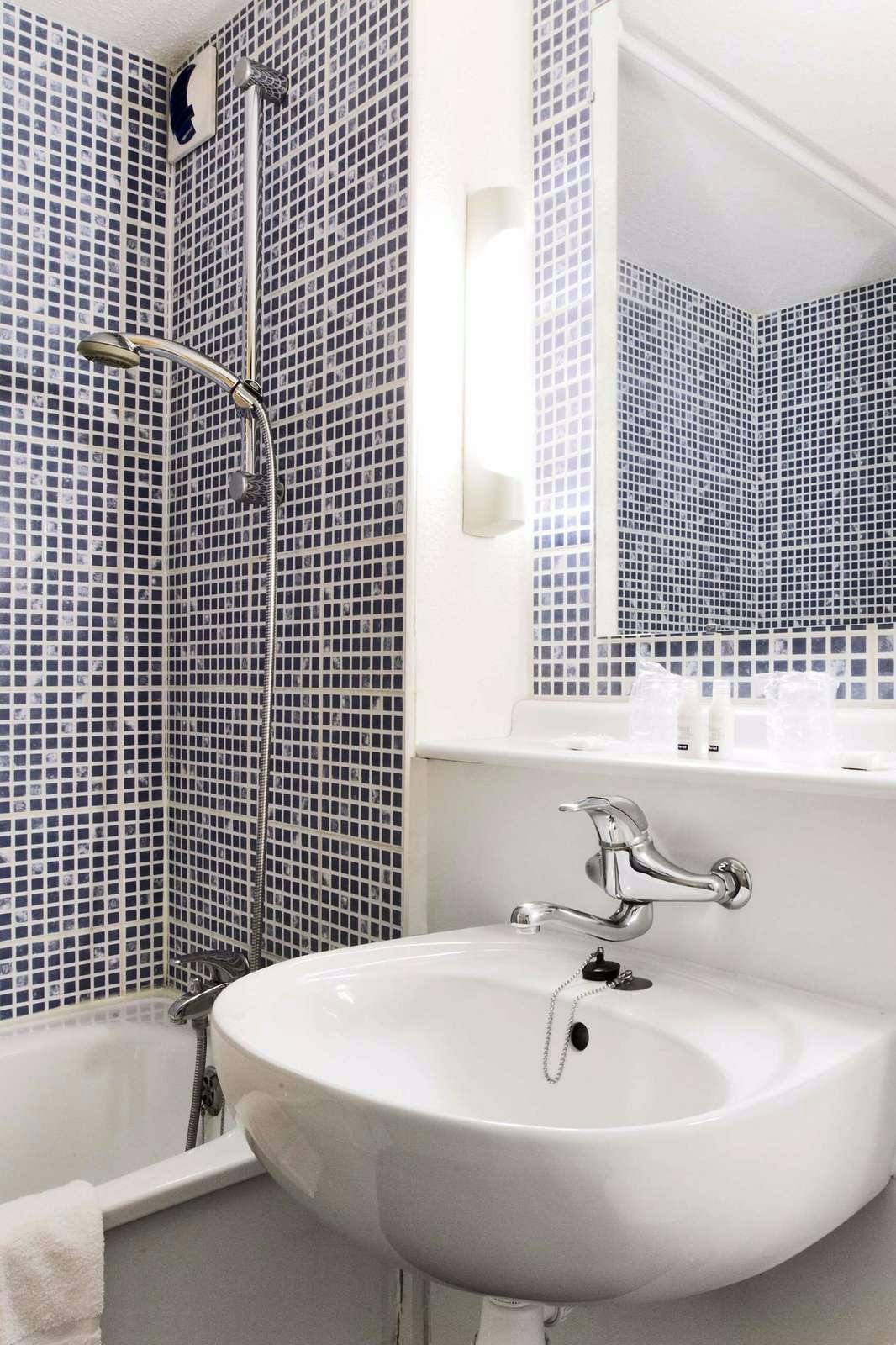 Hotel Kyriad Mulhouse Est - Lutterbach photo 4