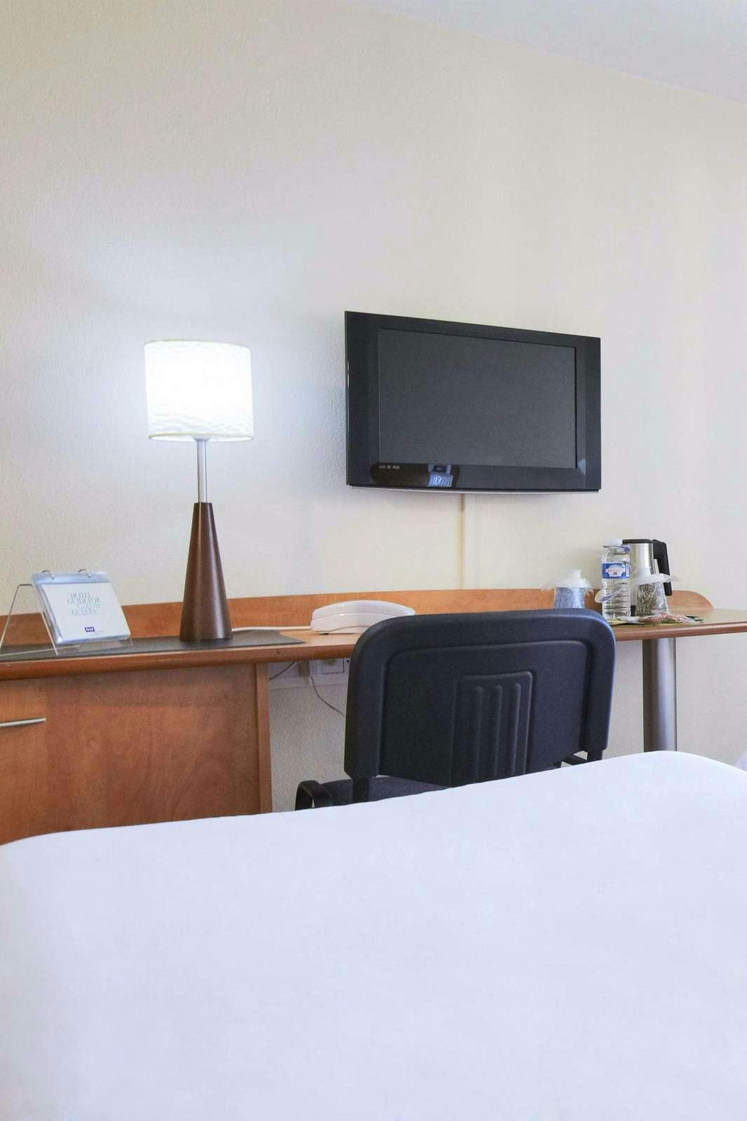 Hotel Kyriad Avignon - Cap Sud photo 3