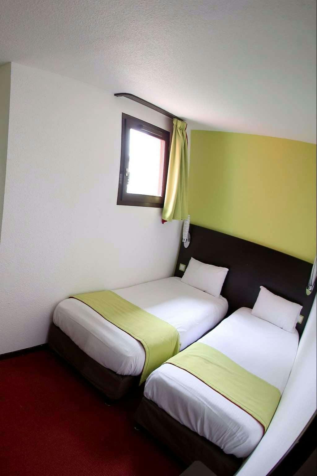 Hotel Kyriad Design Enzo Montlucon - Saint Victor photo 2