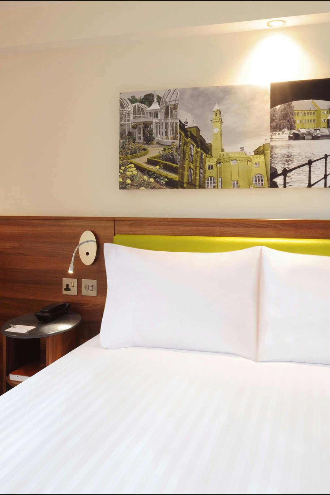 Hotel Hampton by Hilton Birmingham Broad Street photo 2