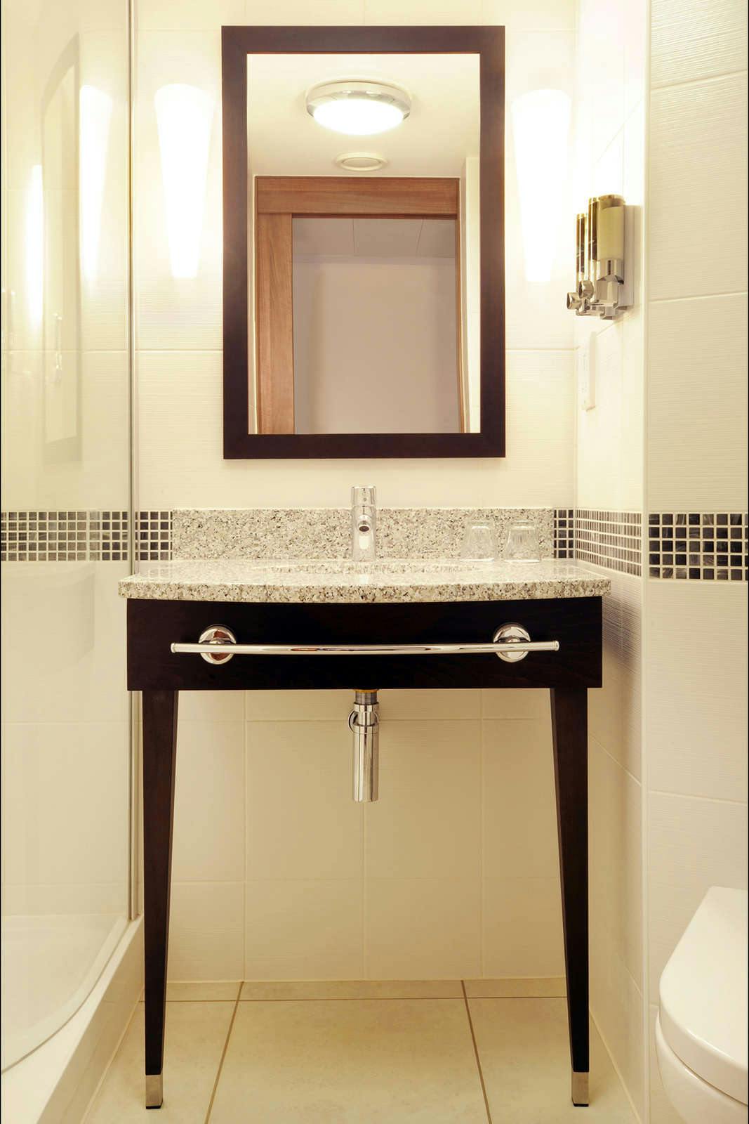 Hotel Hampton by Hilton Birmingham Broad Street photo 3