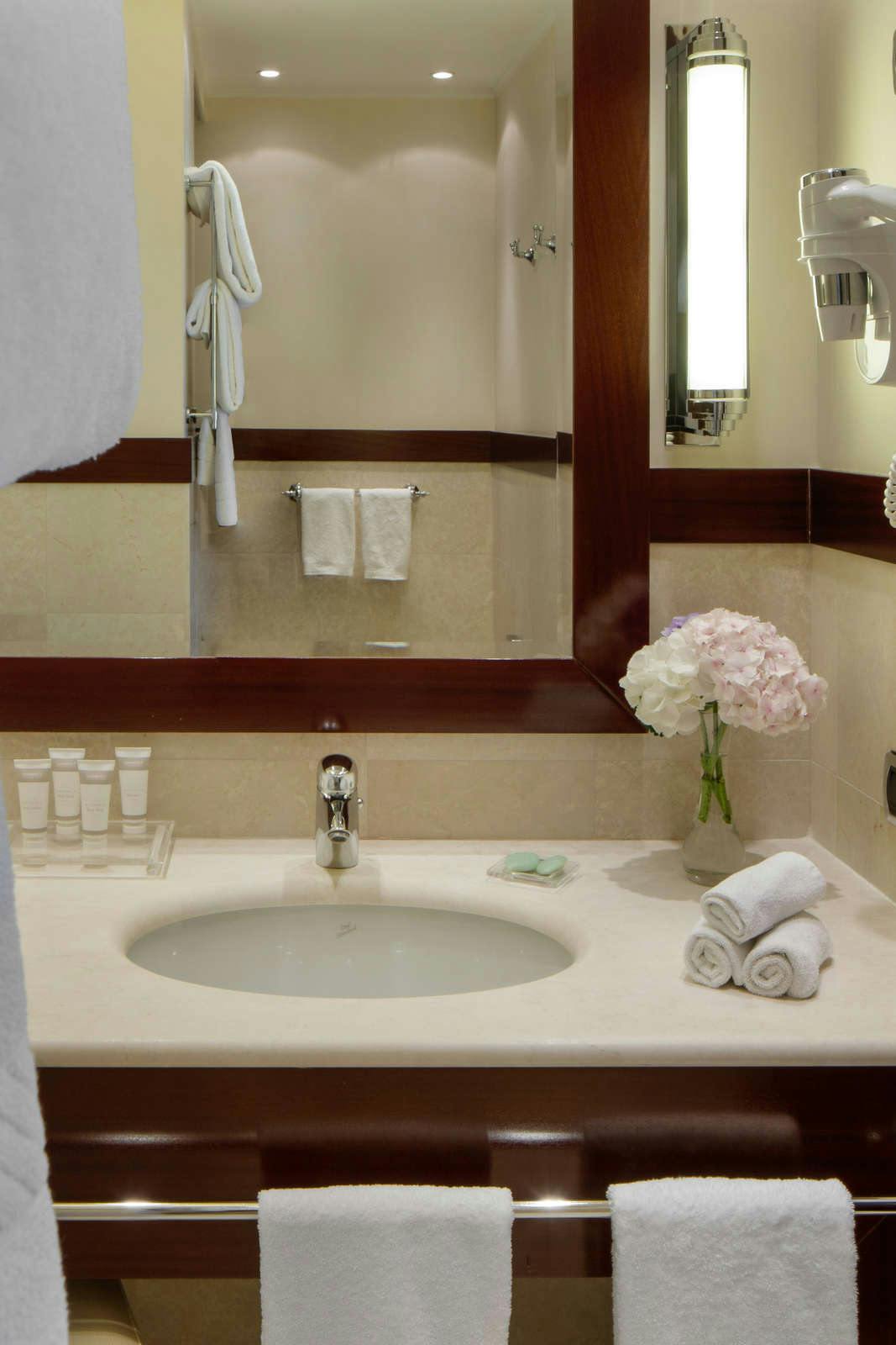 Hotel Starhotels Excelsior photo 4