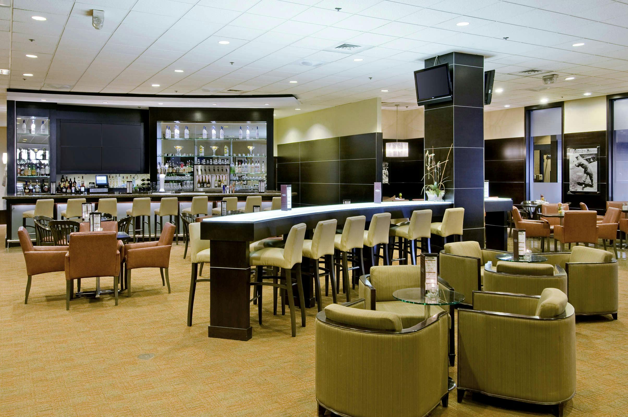 Hotel Hilton St. Louis at the Ballpark photo 1