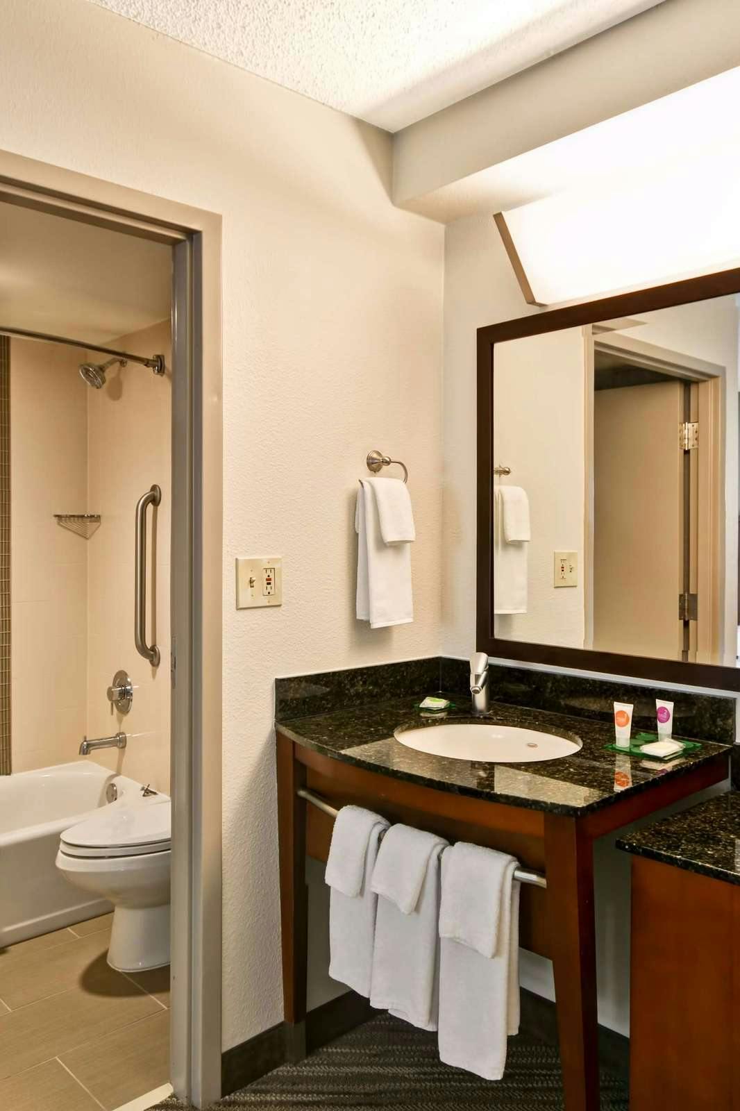 Hotel Sonesta Select Kansas City Airport Prairie View photo 1