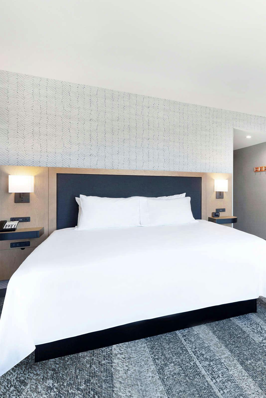 Hotel Hampton Inn & Suites Watertown Boston photo 1