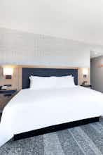 Hotel Hampton Inn & Suites Watertown Boston photo 1
