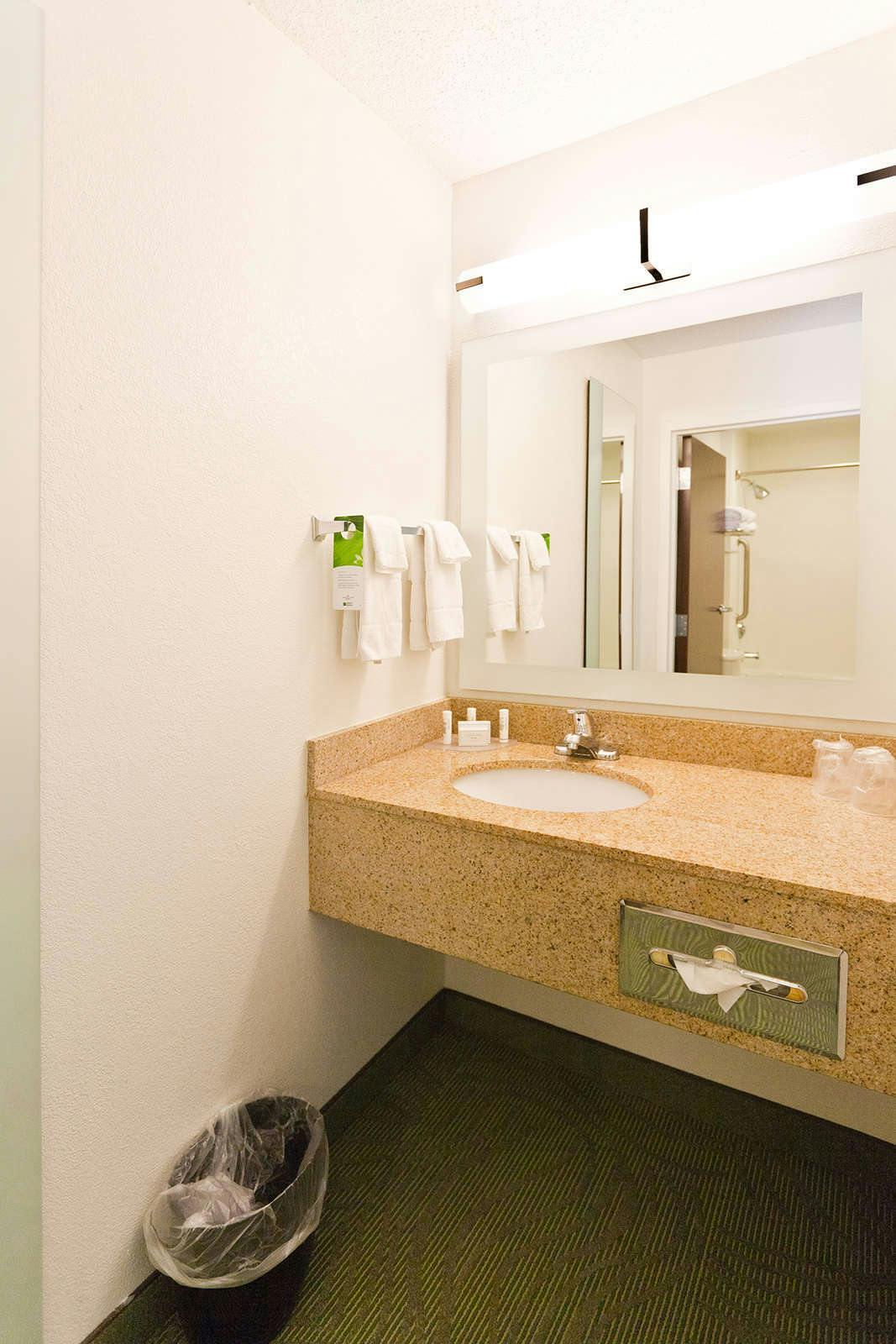 Hotel SpringHill Suites Nashville MetroCenter photo 4