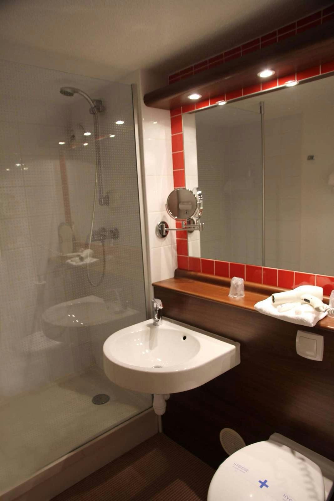 Hotel Kyriad Montpellier Nord - Parc Euromédecine photo 3