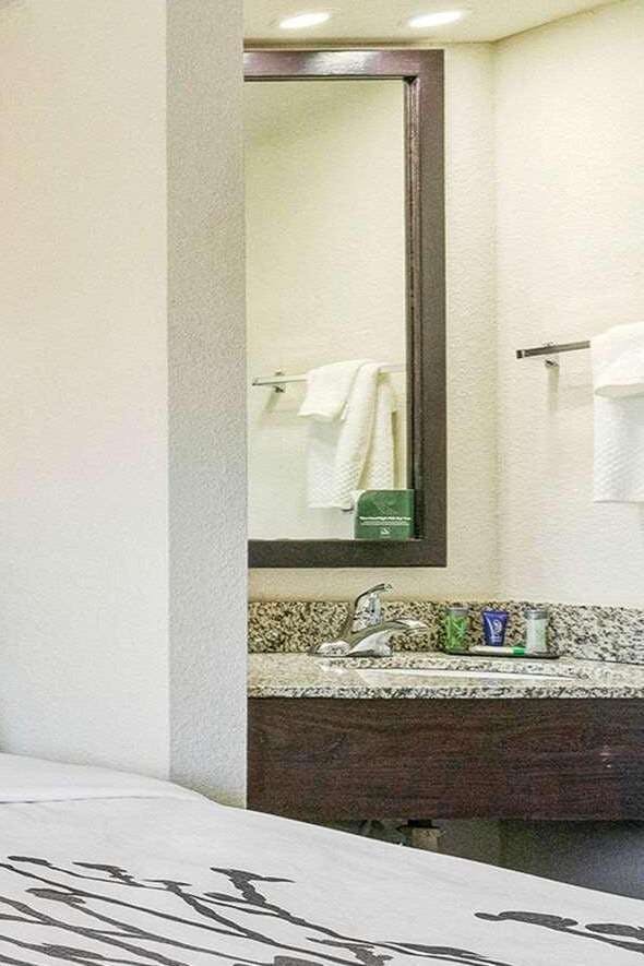 Hotel Wingate by Wyndham Leesburg Florida photo 3