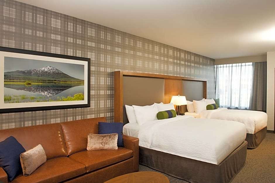 Hotel SpringHill Suites by Marriott Bend photo 2