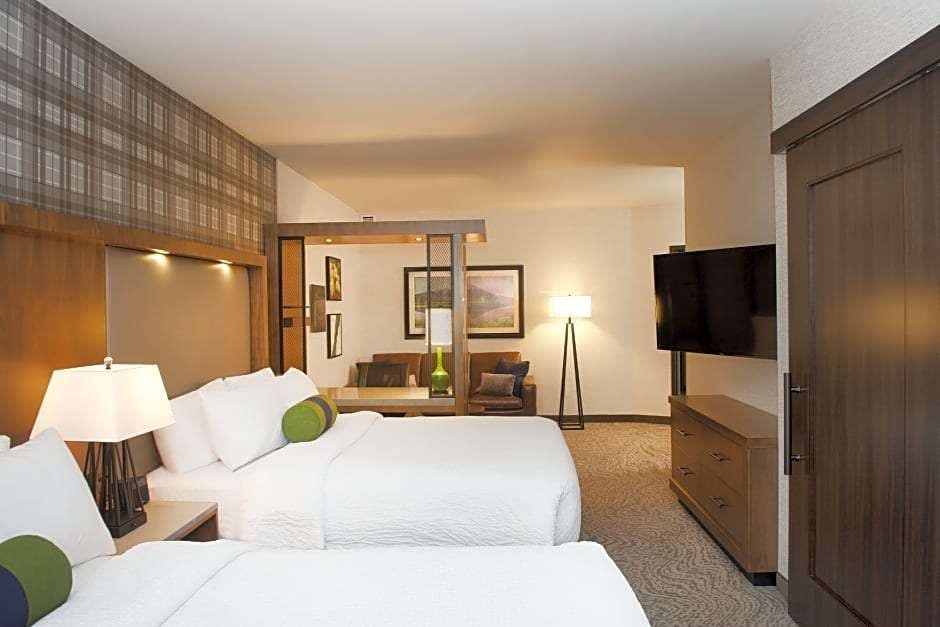 Hotel SpringHill Suites by Marriott Bend photo 1