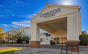 Charlevoix Inn & Suites Sure Stay Collection By Best Western