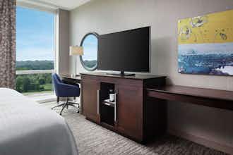 Hotel Hampton Inn and Suites Teaneck Glenpointe, NJ photo 2