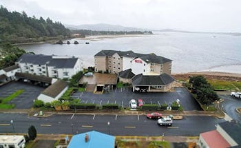 Siletz Bay Beachfront Hotel by OYO Lincoln City