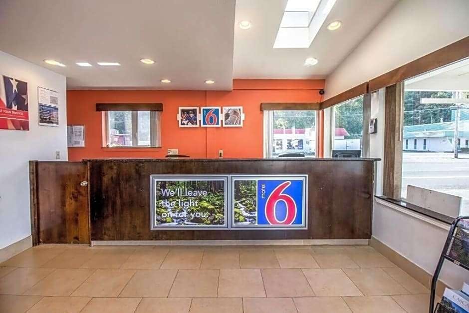 Hotel Motel6 Astoria, OR photo 1